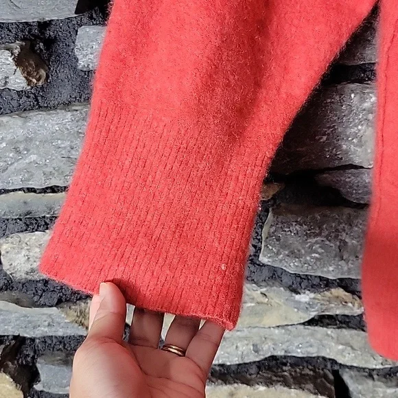 Women's Free People 100% cashmere orange sweater size large - Picture 4 of 9